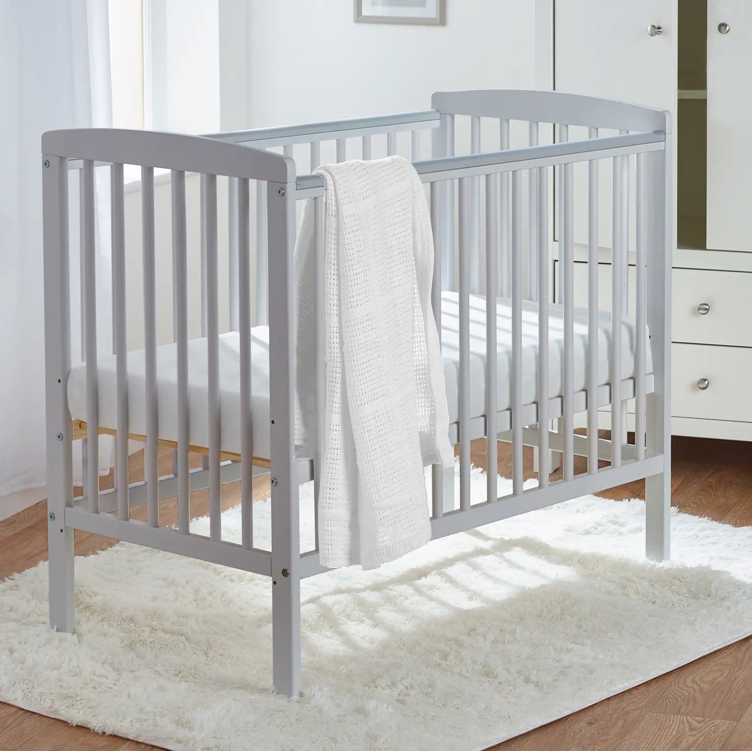 Space saver cot dimensions online