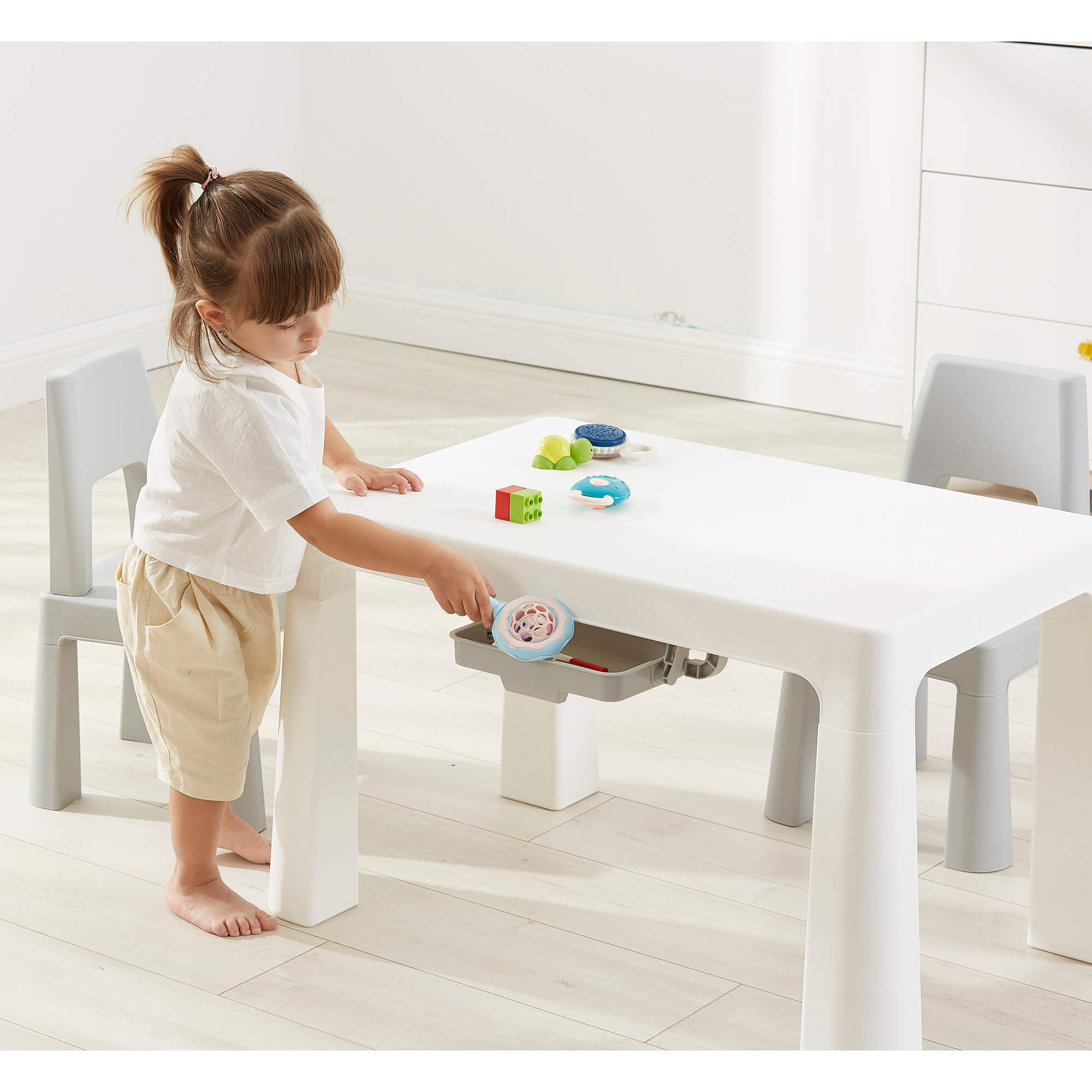 Childrens small table and chairs best sale