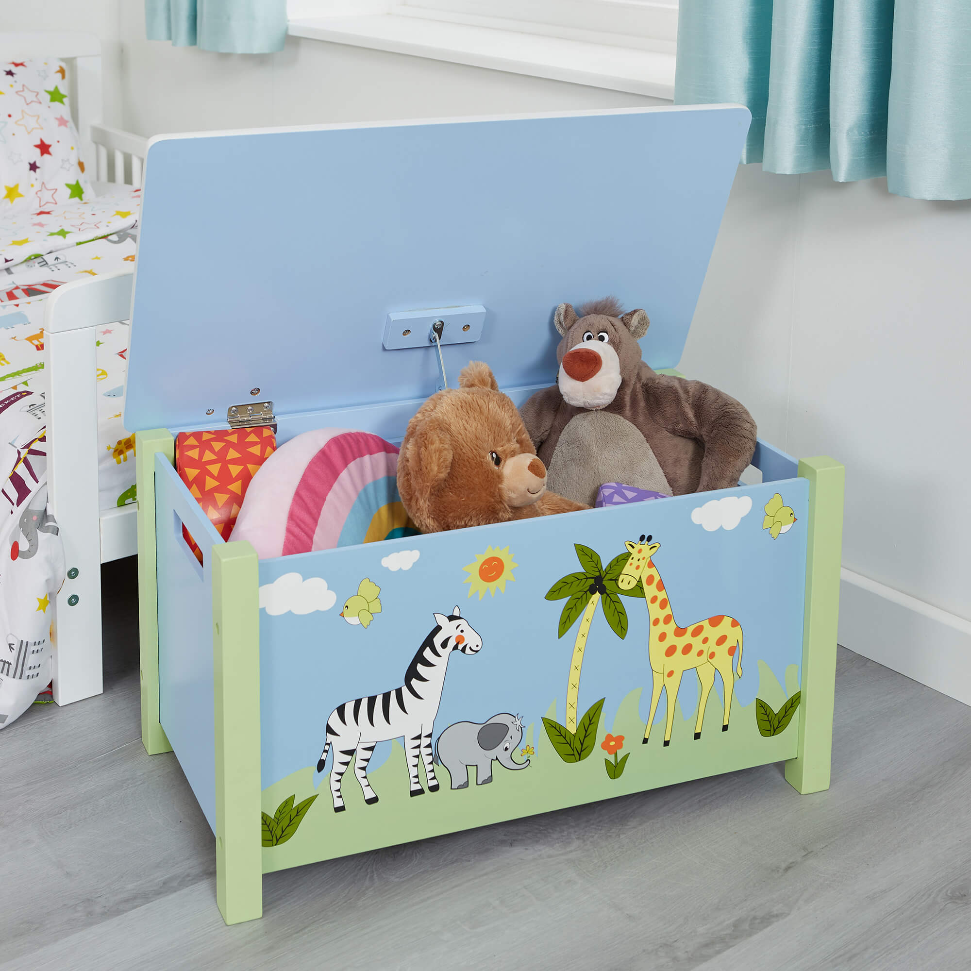 Fashion giraffe toy box